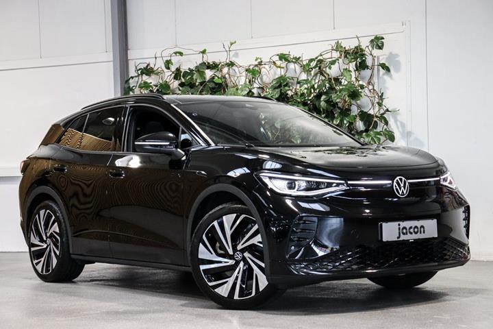 Sort VW ID.4 fra 2023 set udefra