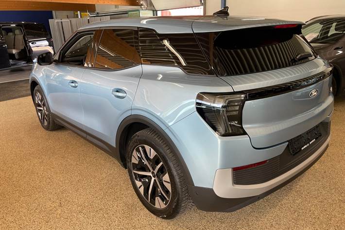 Blå Ford Explorer fra 2025