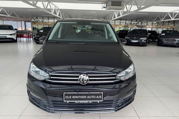 Sort VW Touran fra 2022