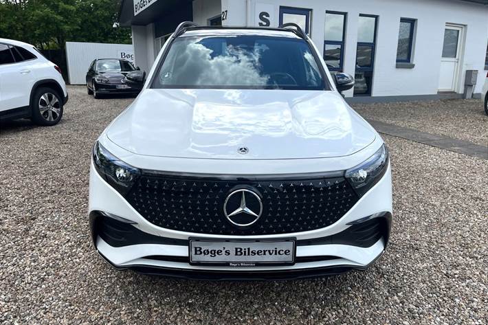 Hvid Mercedes EQB 250+ fra 2025