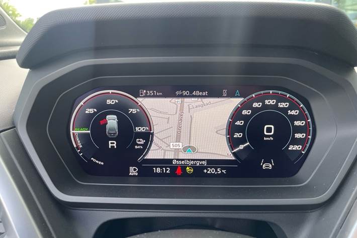 Grå Audi Q4 fra 2023