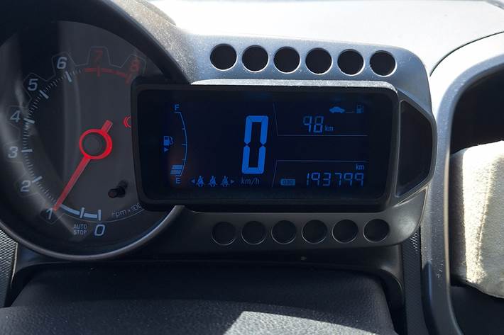 Hvid Chevrolet Aveo fra 2013