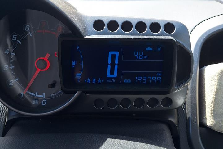 Hvid Chevrolet Aveo fra 2013