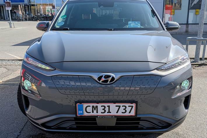 Grå Hyundai Kona fra 2019
