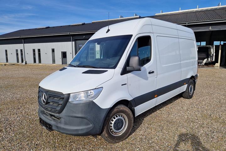 undefined Mercedes eSprinter 312 fra 2022 set udefra