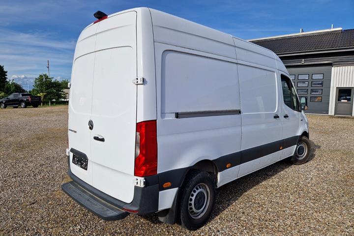 undefined Mercedes eSprinter 312 fra 2022 set udefra