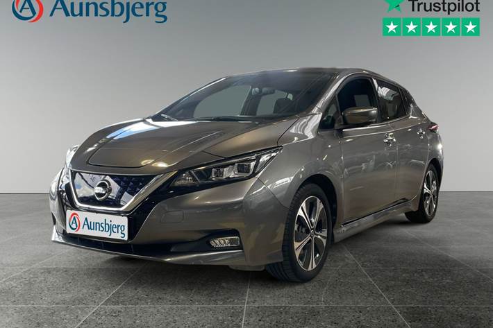 Grå Nissan Leaf fra 2021