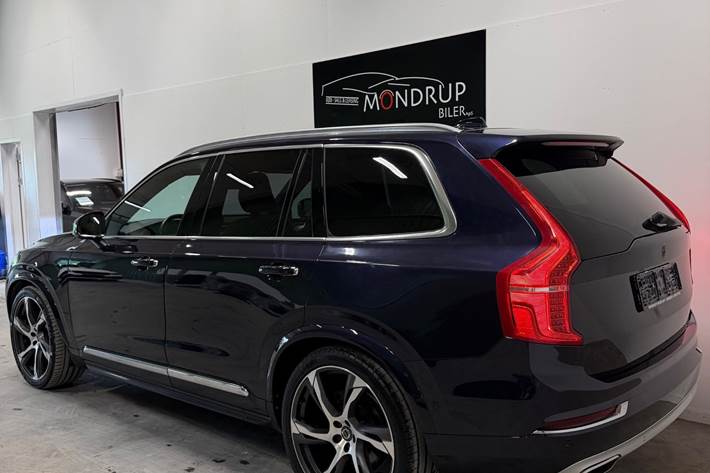 Blå Volvo XC90 fra 2016