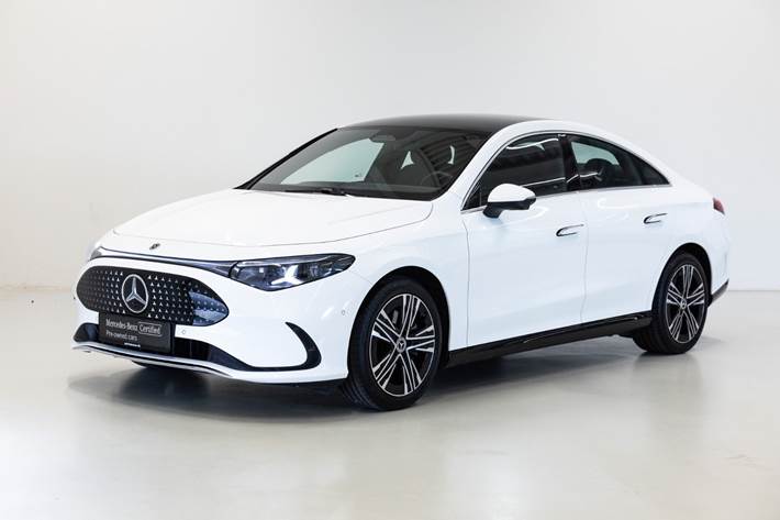 Hvid Mercedes CLA250+ fra 2025 set udefra