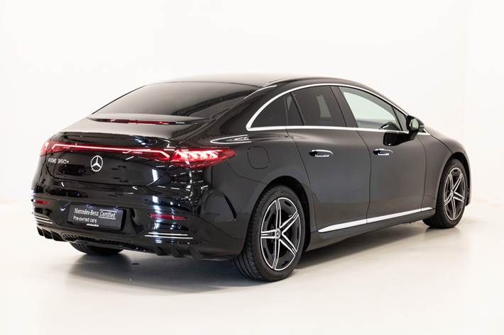 Grå Mercedes EQE350+ fra 2025