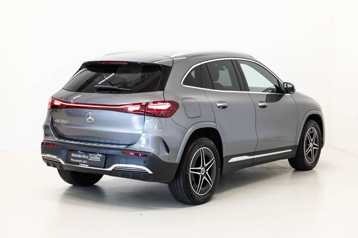 Grå Mercedes EQA250+ fra 2025