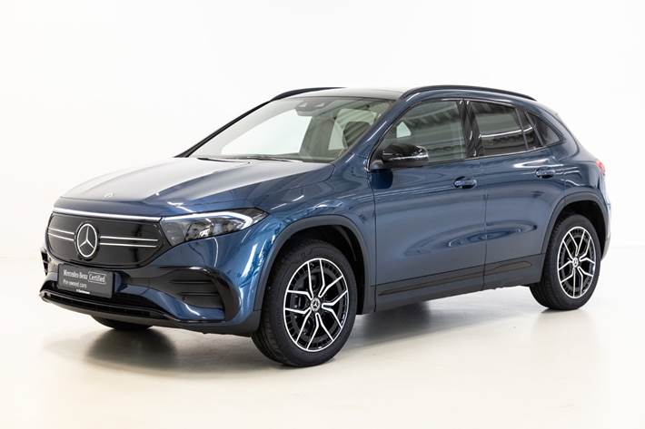 Blå Mercedes EQA250 fra 2023