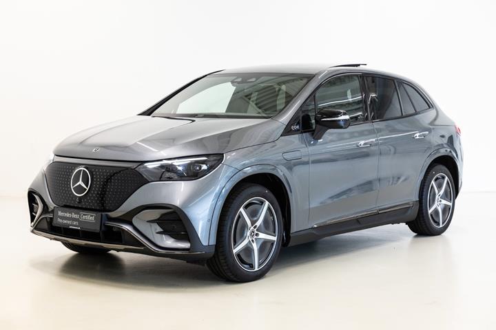 Grå Mercedes EQE350 SUV fra 2025 set udefra