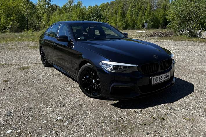 Sort BMW 530e fra 2019