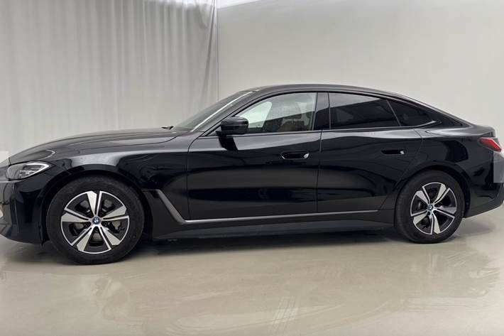 Sort BMW i4 fra 2023