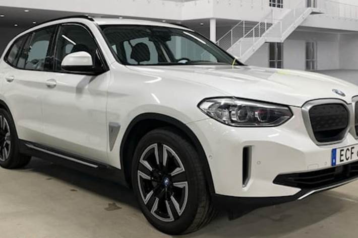 Hvid BMW iX3 fra 2022