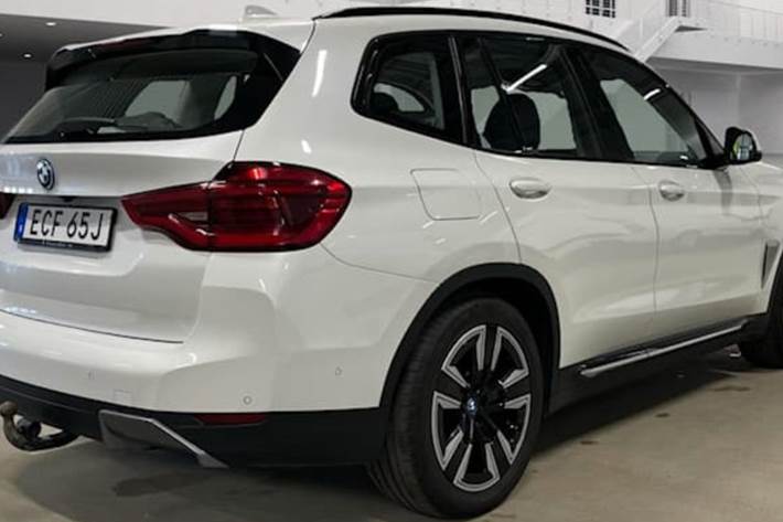Hvid BMW iX3 fra 2022