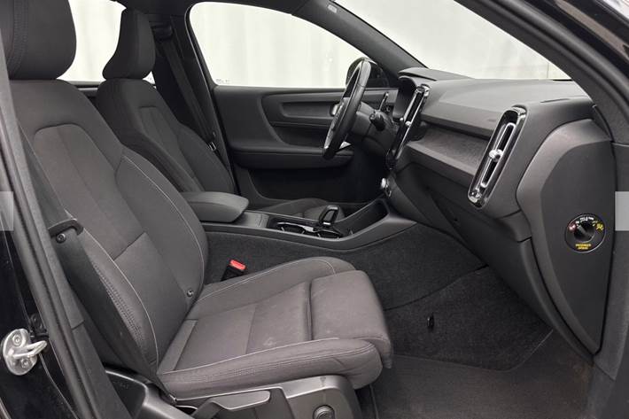 Sort Volvo XC40 fra 2023