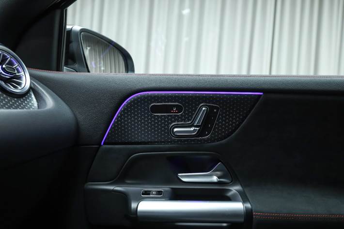 Sort Mercedes EQA250+ fra 2025