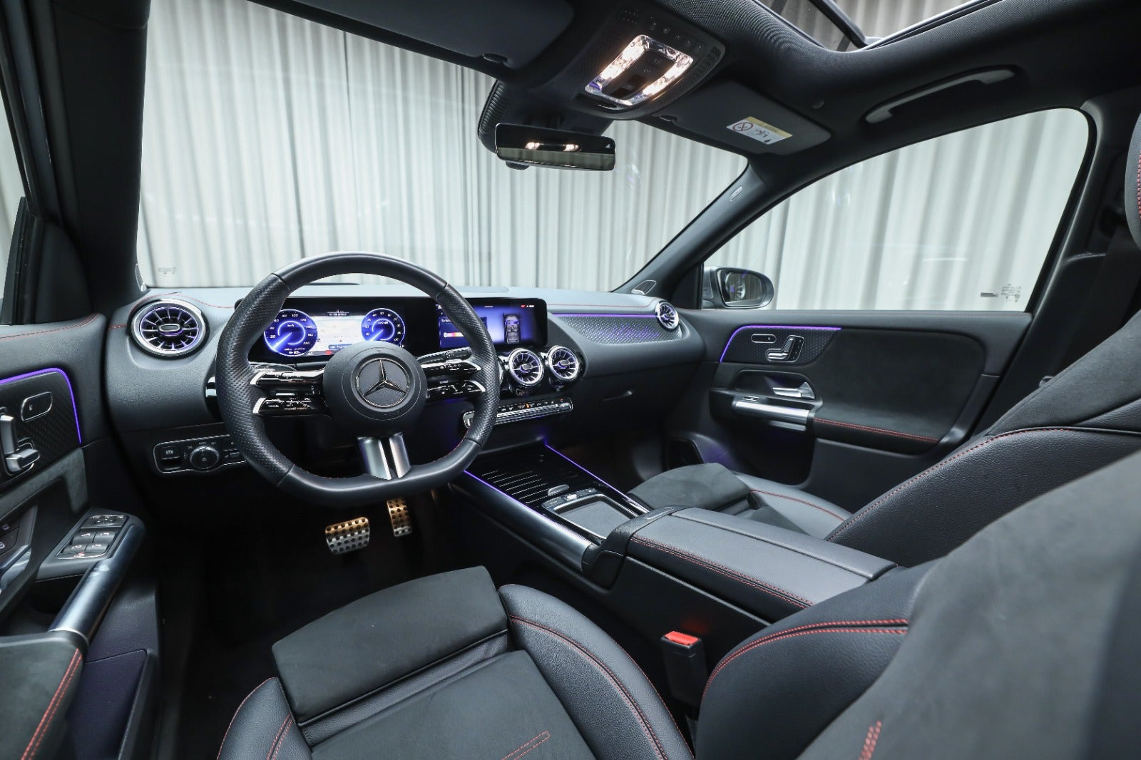 Grå Mercedes EQA250+ fra 2024
