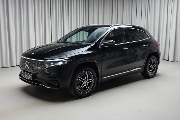 Sort Mercedes EQA250+ fra 2025 set udefra