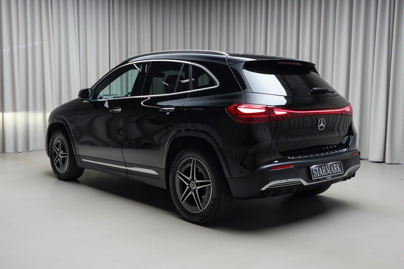 Sort Mercedes EQA250+ fra 2025