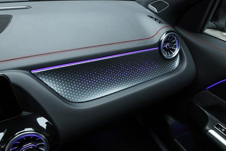 Sort Mercedes EQA250+ fra 2025