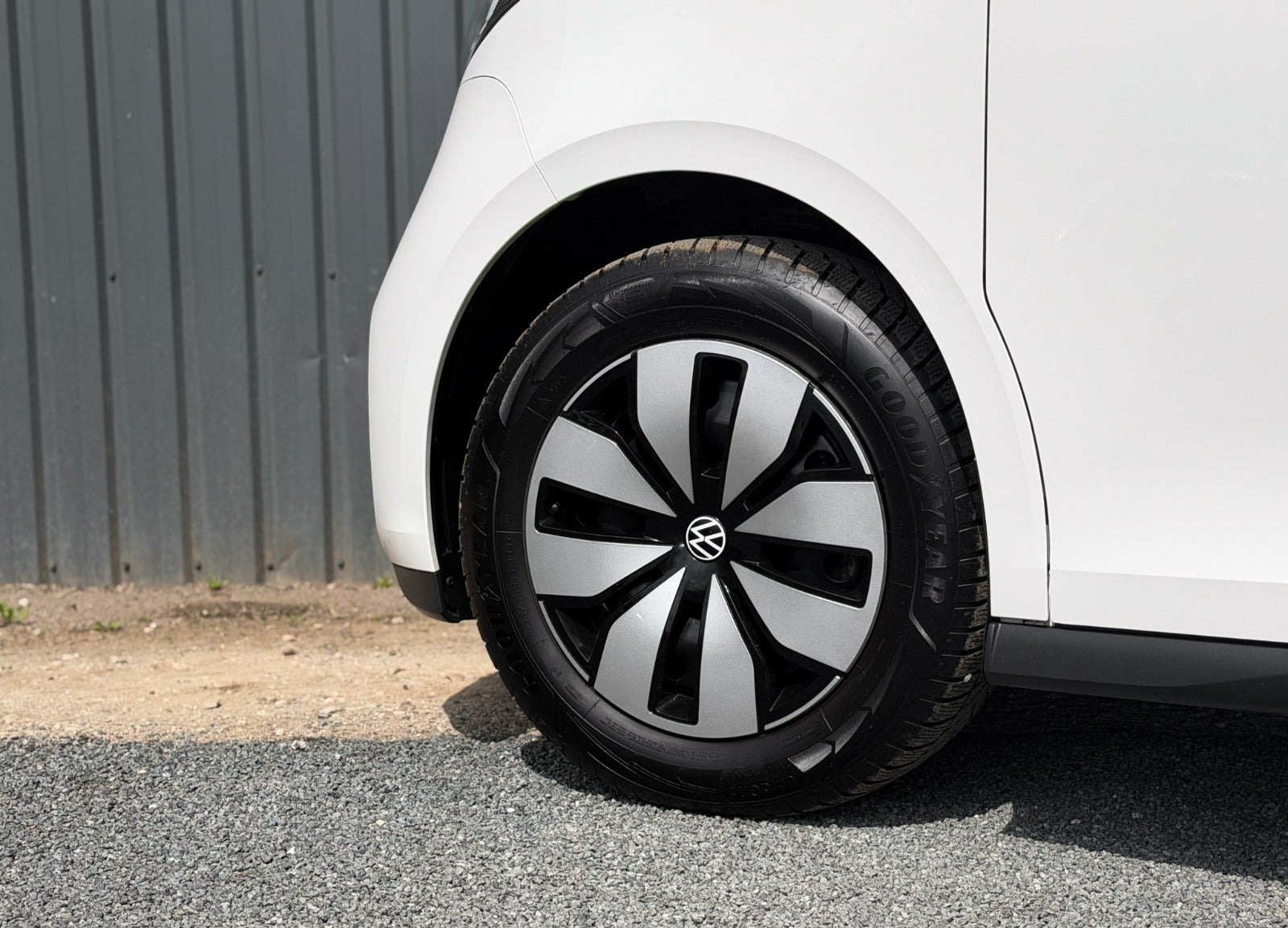 Hvid VW ID.Buzz fra 2023