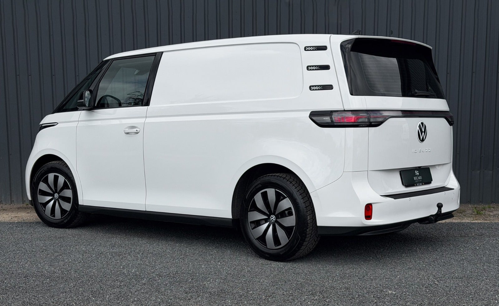 Hvid VW ID.Buzz fra 2023