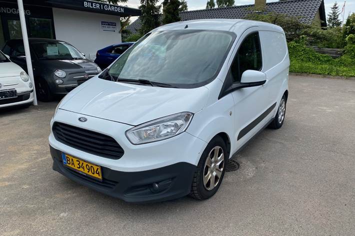 Hvid Ford Transit Courier fra 2014