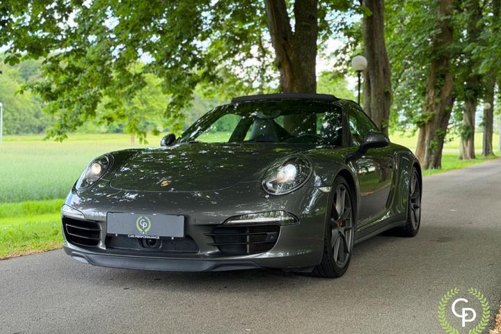 Sort Porsche 911 Carrera 4S fra 2013 set udefra