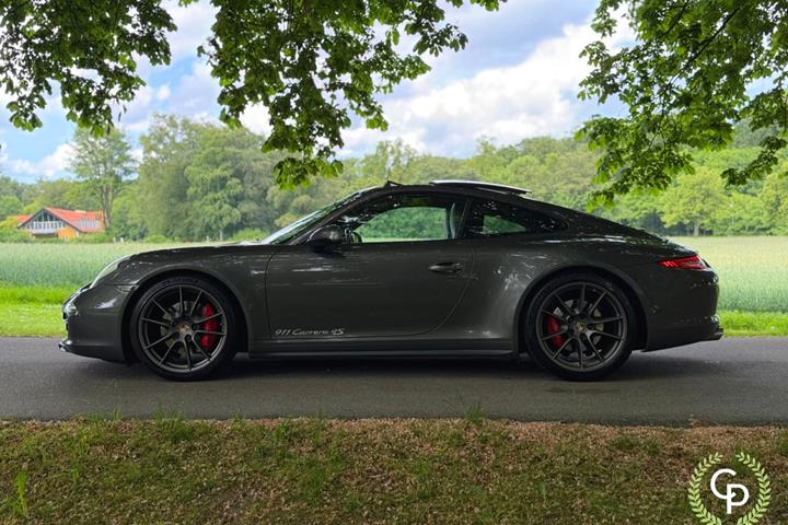 Sort Porsche 911 Carrera 4S fra 2013