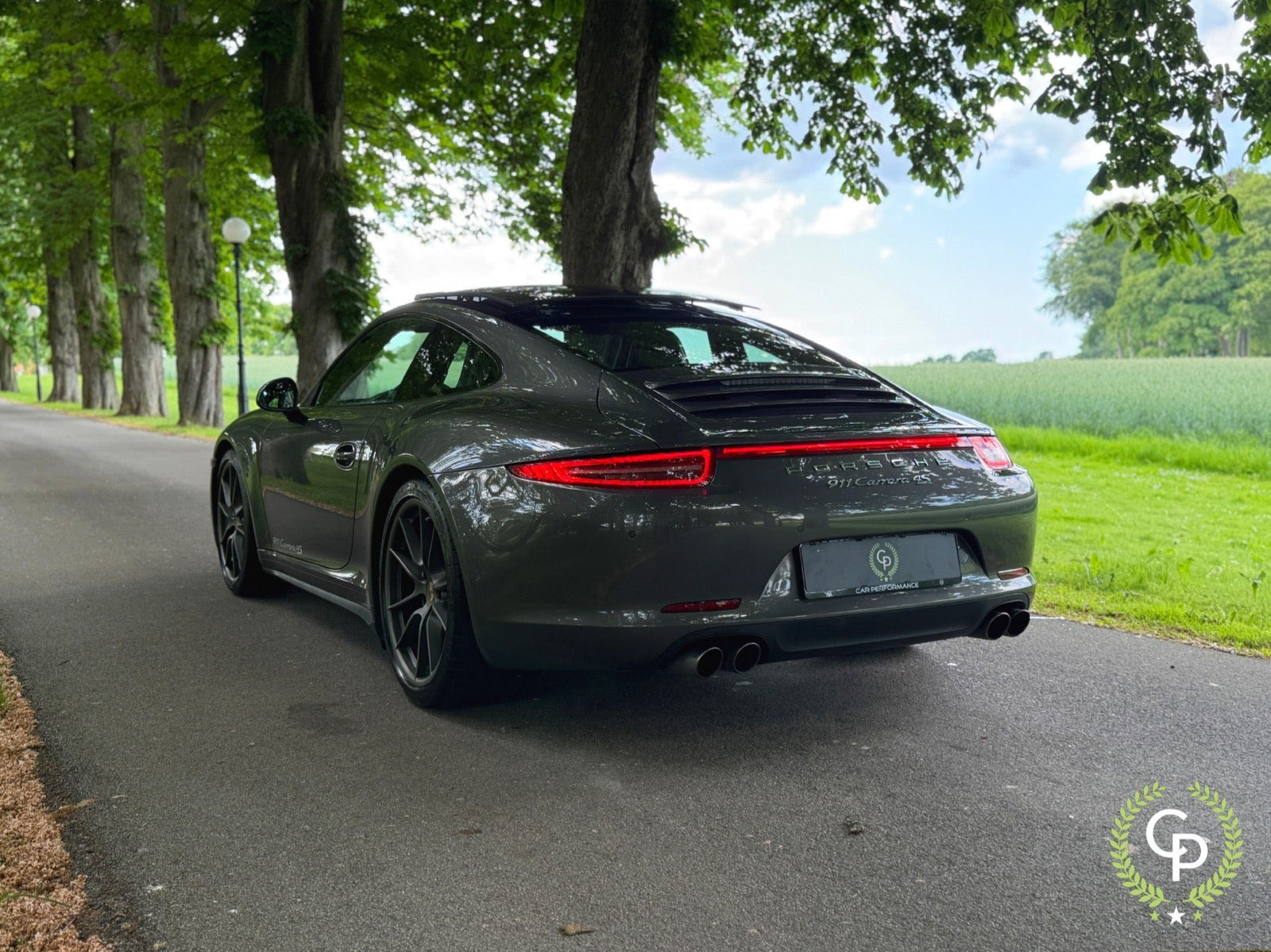 Sort Porsche 911 Carrera 4S fra 2013