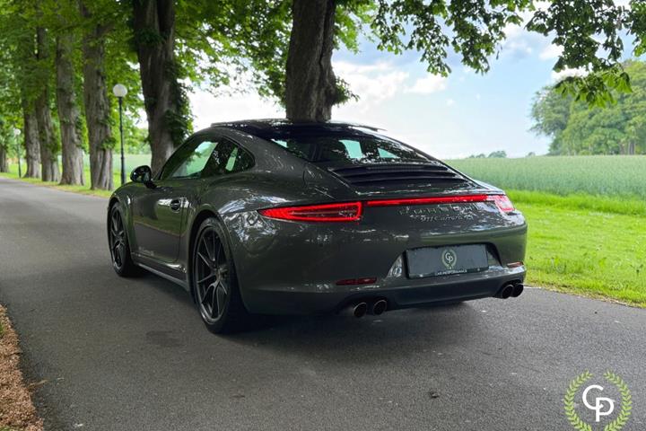 Sort Porsche 911 Carrera 4S fra 2013