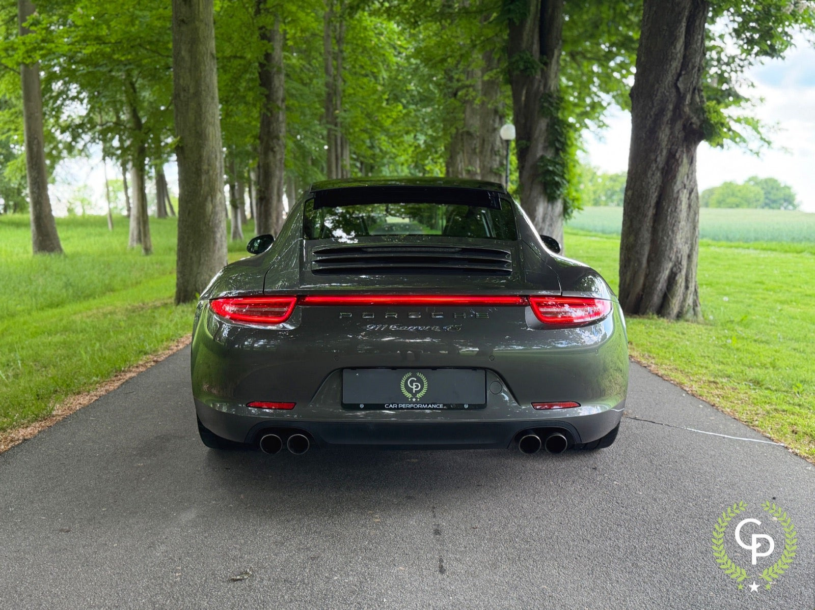 Sort Porsche 911 Carrera 4S fra 2013