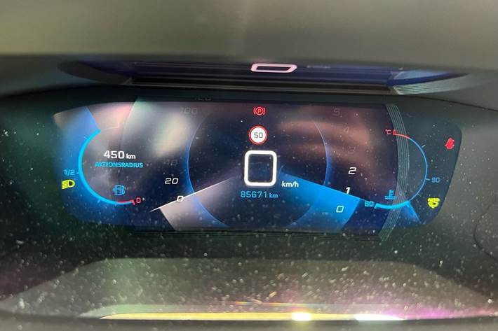 Grå Peugeot 208 fra 2020
