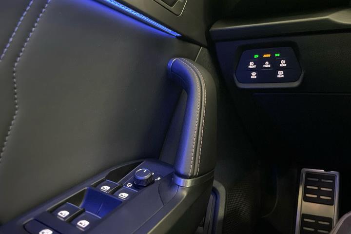 Grå Cupra Leon fra 2020