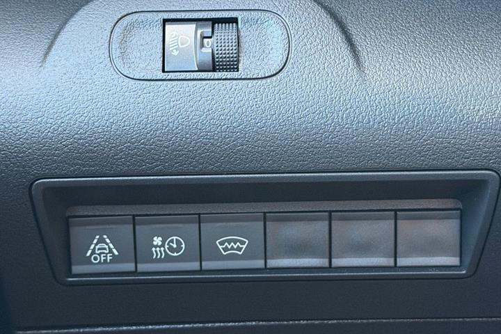 Sort Peugeot e-Partner fra 2023
