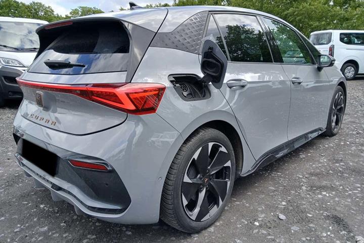 Grå Cupra Born fra 2023