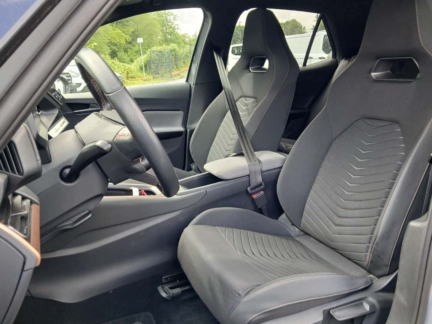 Grå Cupra Born fra 2023