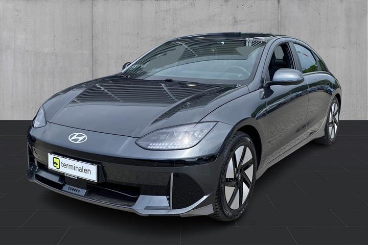 Grå Hyundai Ioniq 6 fra 2023 set udefra