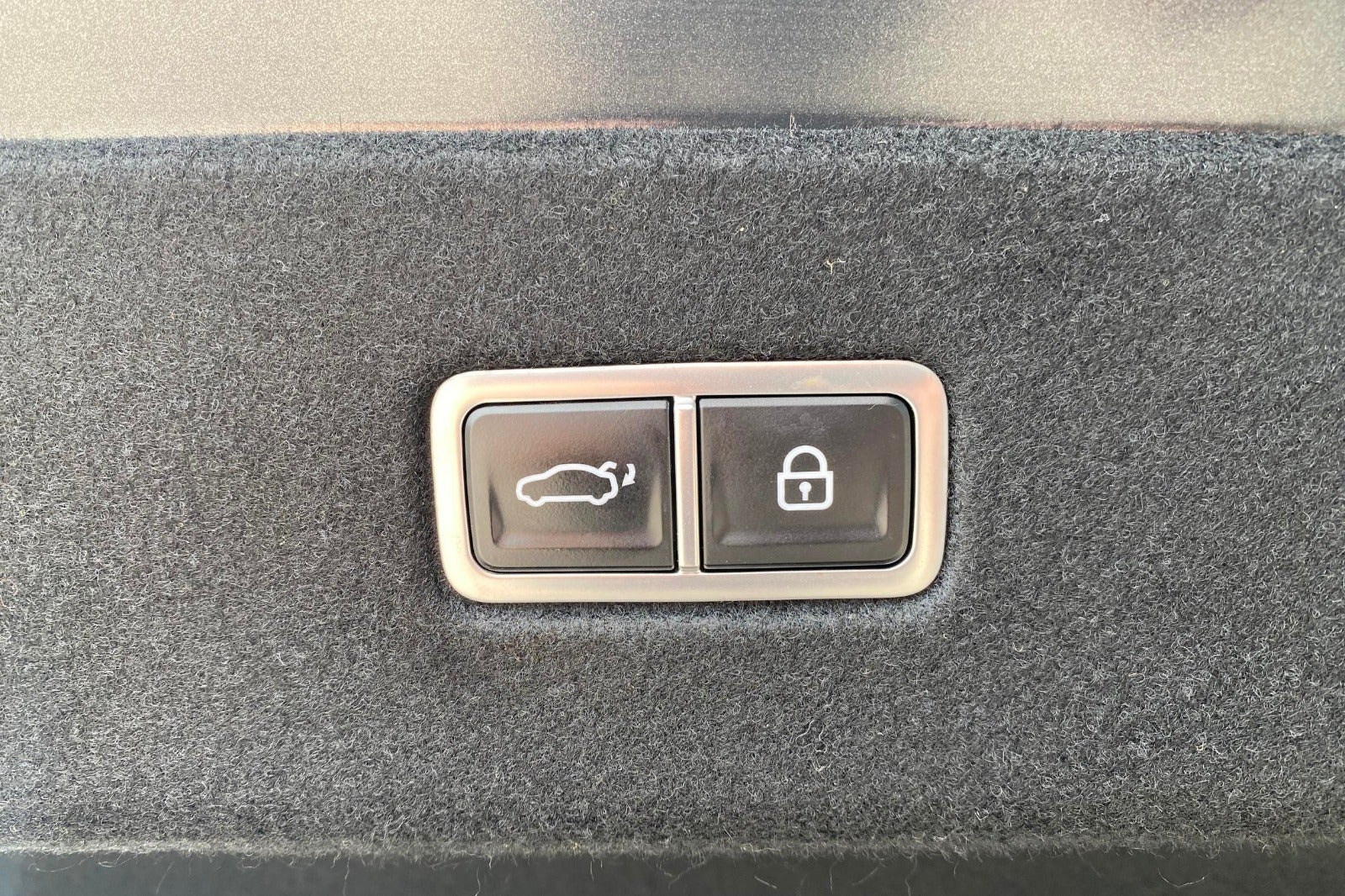 Grå Hyundai Ioniq 6 fra 2023