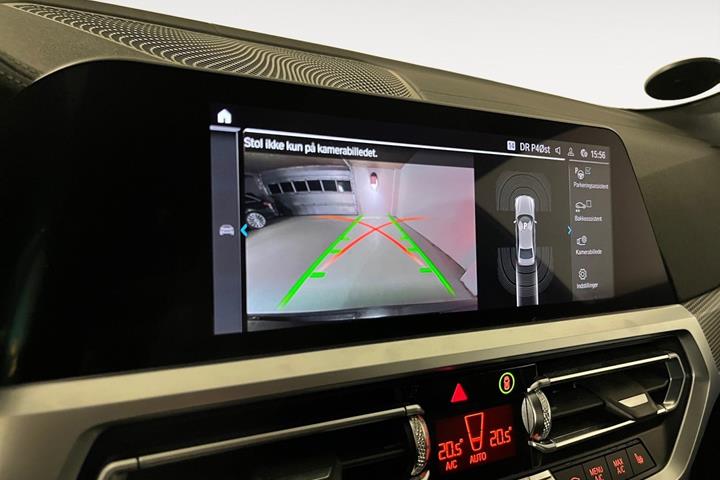 Sort BMW 330e fra 2020