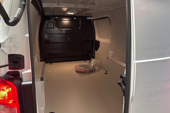 Hvid Citroën e-Jumpy fra 2024