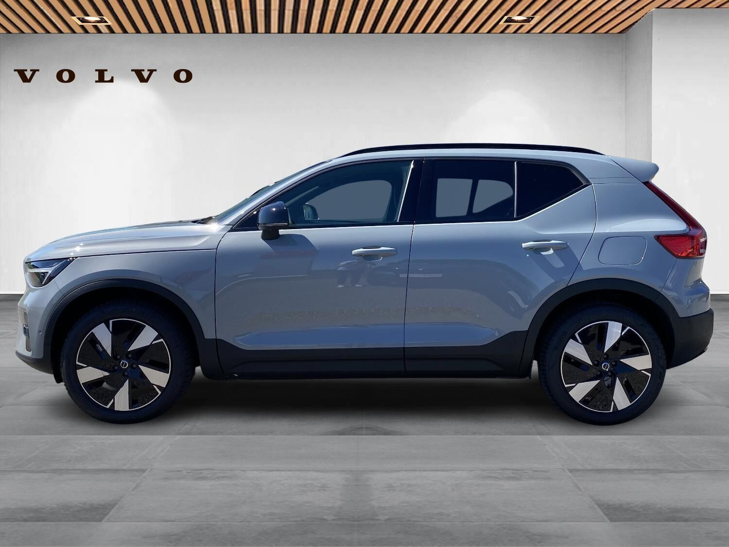 Grå Volvo EX40 fra 2025
