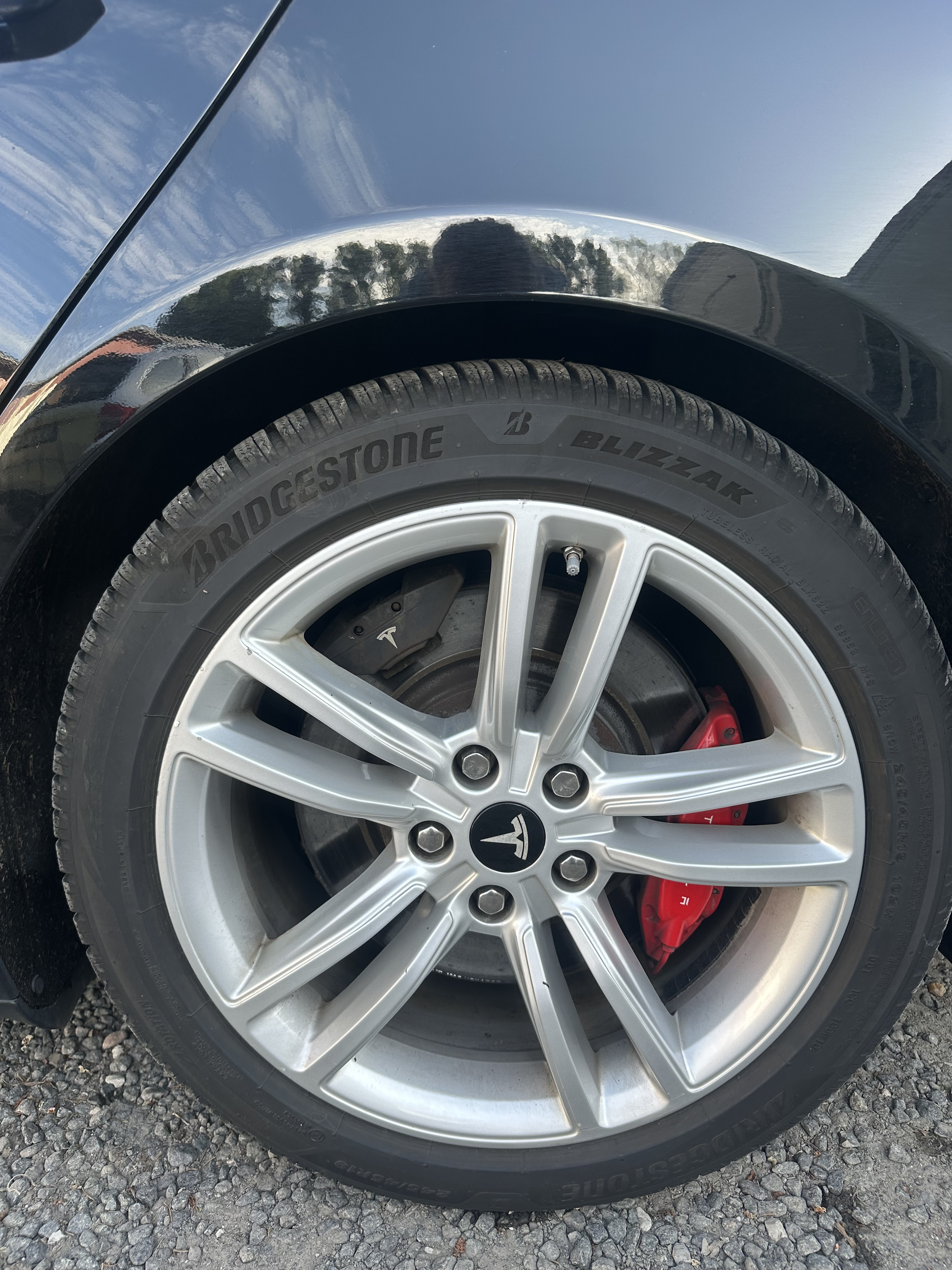 Sort Tesla Model S fra 2015