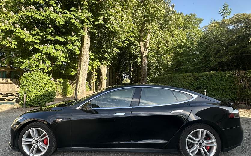 Tesla Model S P85D
