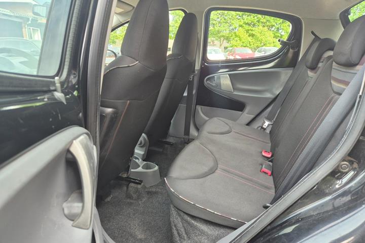 Grøn Citroën C1 fra 2010