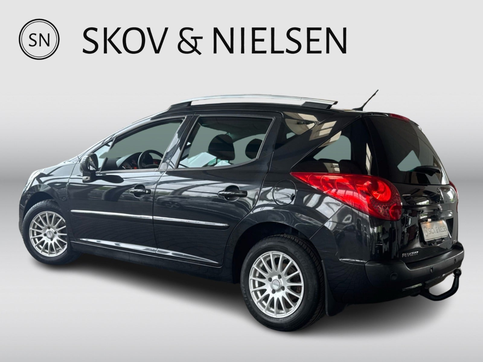 Sort Peugeot 207 fra 2010