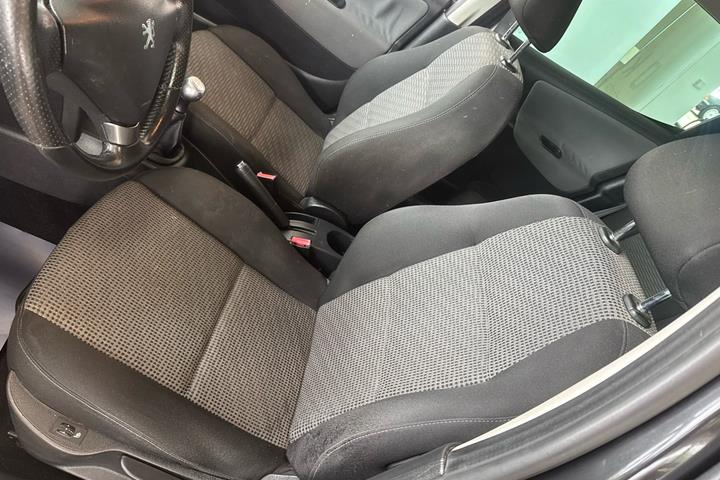 Sort Peugeot 207 fra 2010